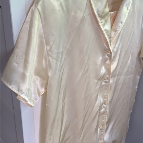 Vintage Yellow Satin Pajama Set! - Picture 3 of 8